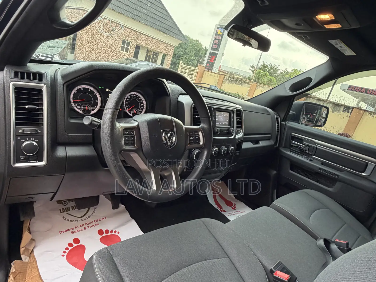 RAM 1500 Classic 2023 Blue