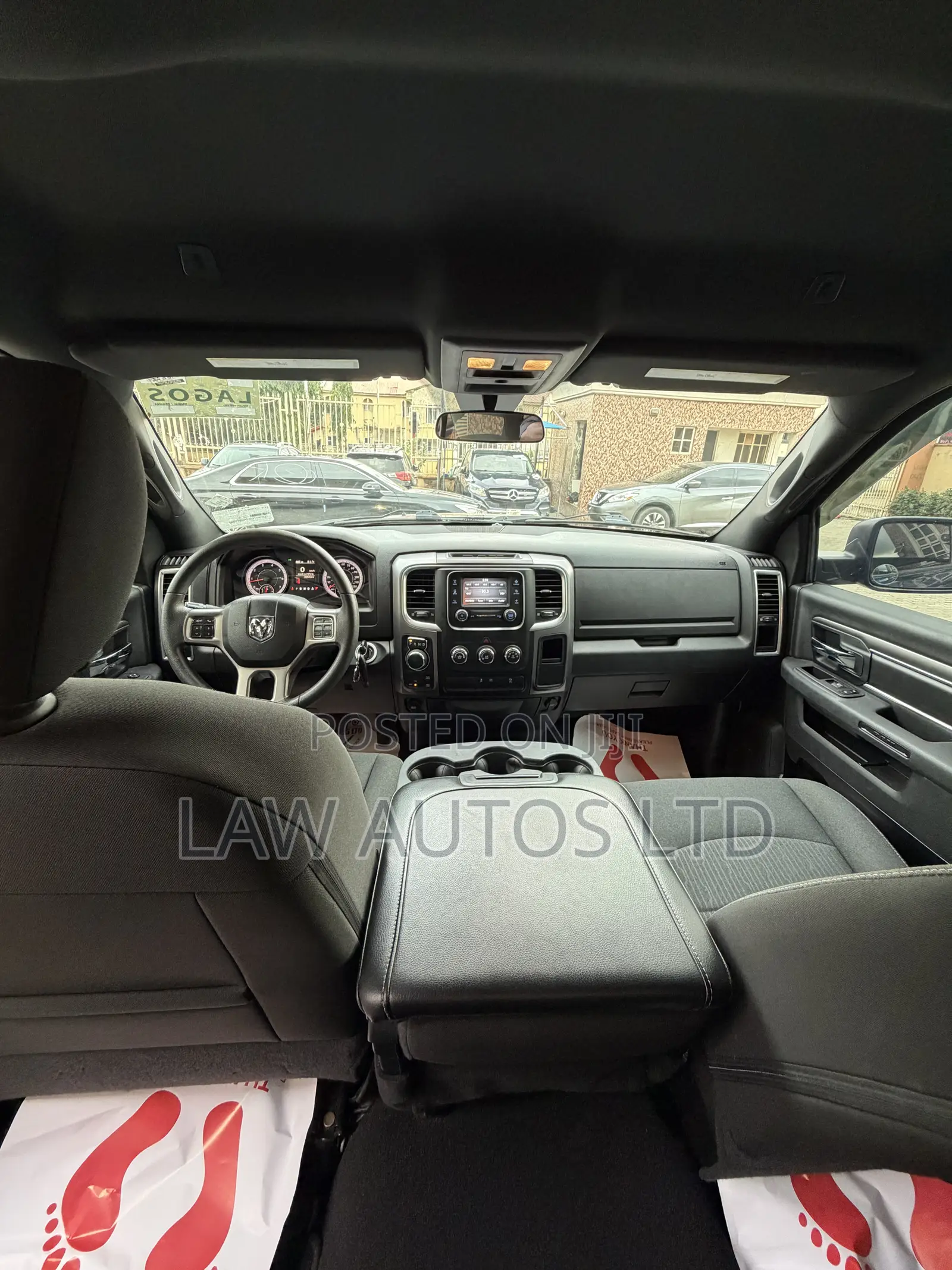 RAM 1500 Classic 2023 Blue