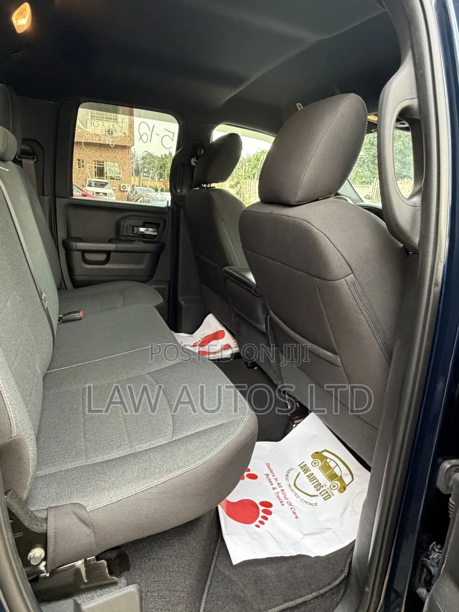 RAM 1500 Classic 2023 Blue