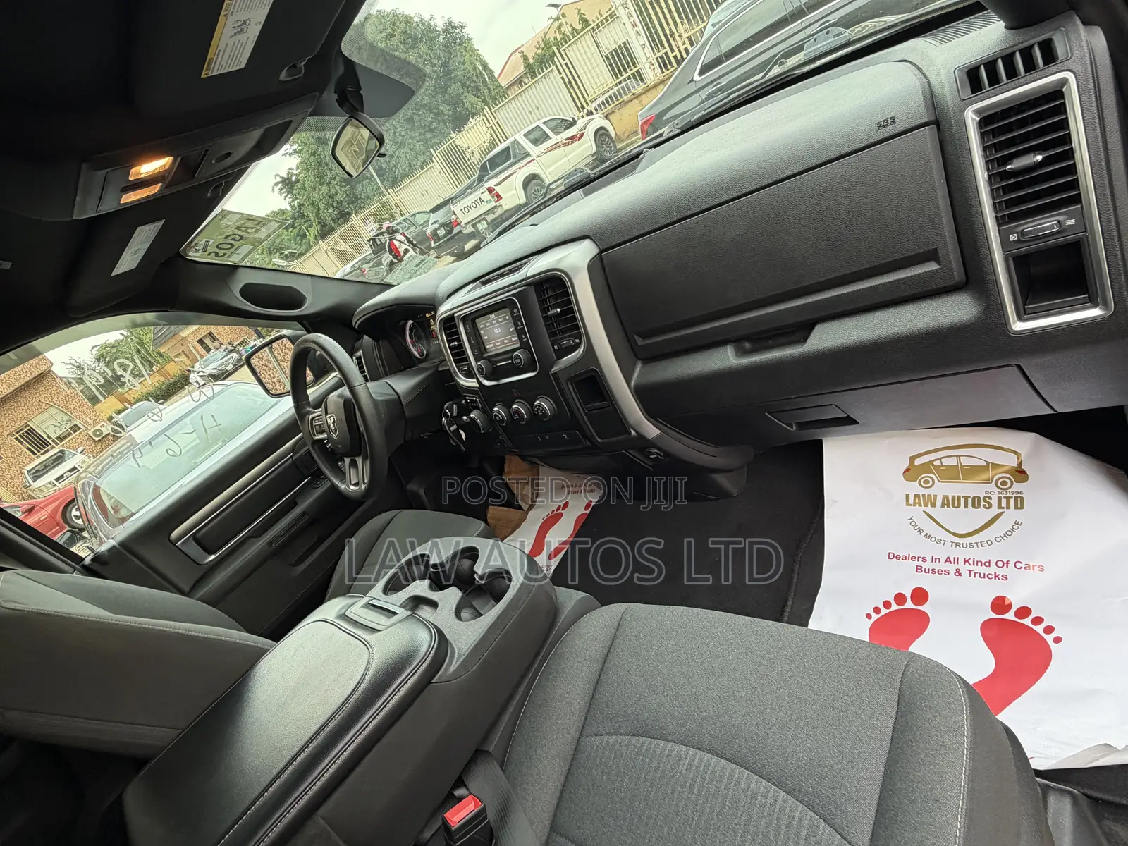 RAM 1500 Classic 2023 Blue