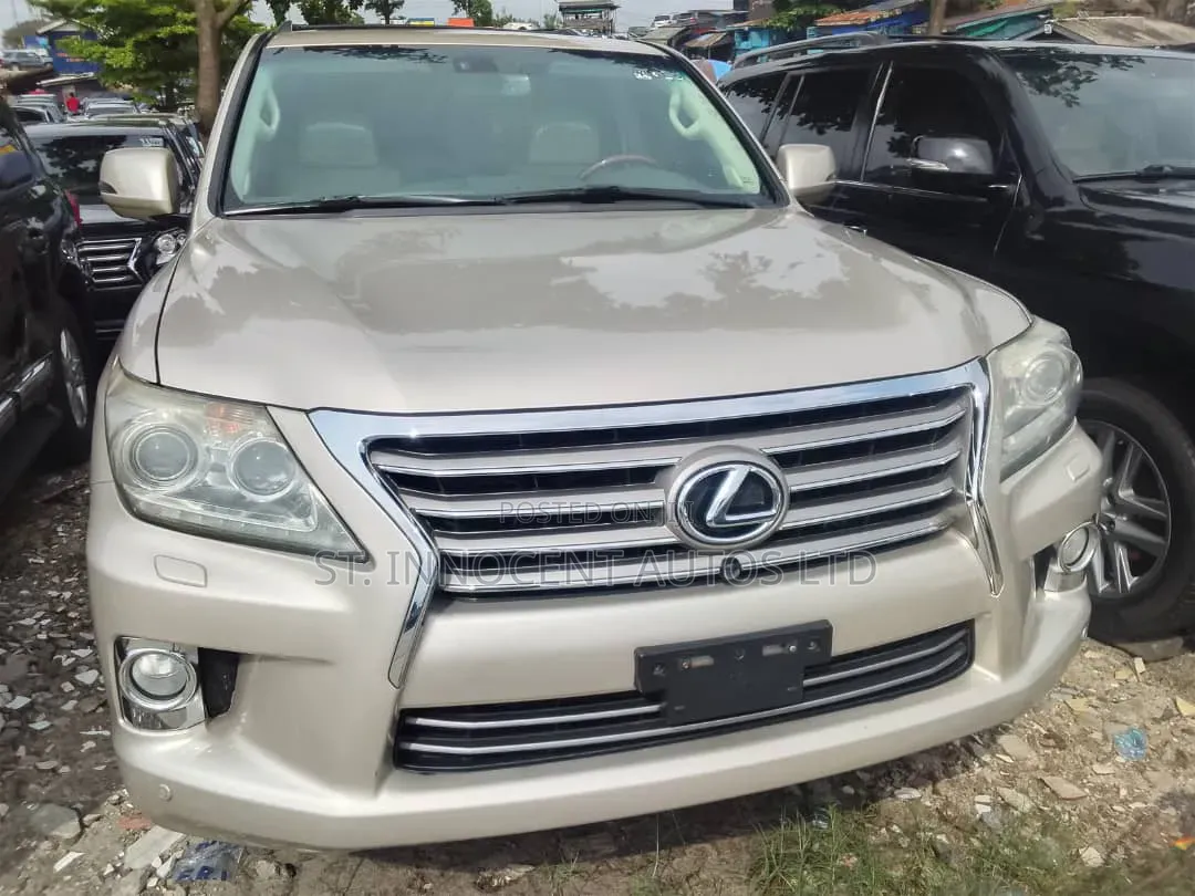 Lexus LX 2016 Gold