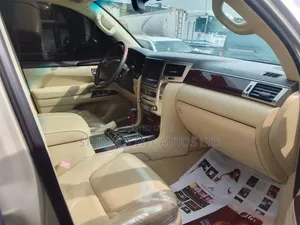 Lexus LX 2016 Gold