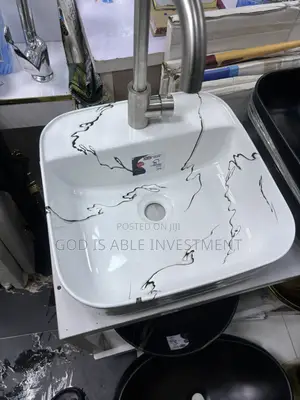 Caraka White Countertop Basin No