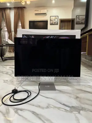 Apple 27-Inch Studio Display