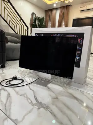 Apple 27-Inch Studio Display