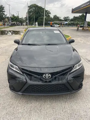 Toyota Camry XLE FWD (2.5L 4cyl 8AM) 2018 Black