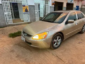 Honda Accord 2005 Gold