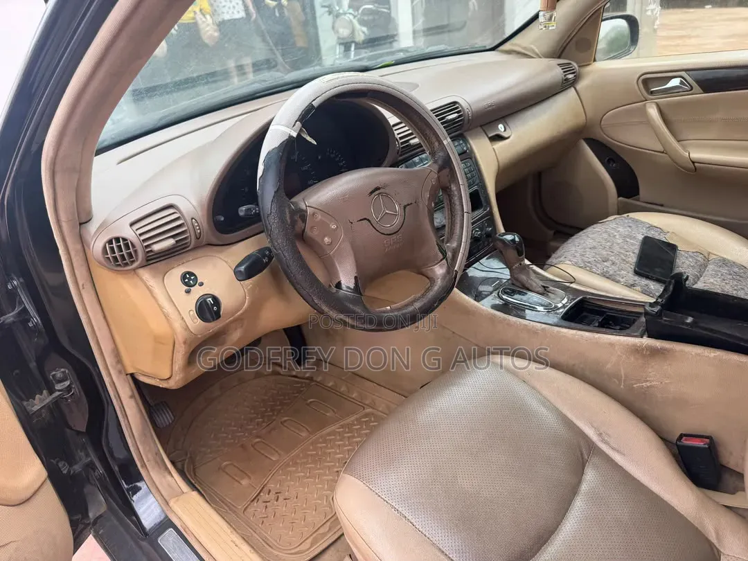 Honda Accord 2005 Gold
