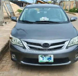 Toyota Corolla 2012 Gray