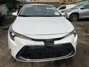 Toyota Corolla LE 2022 White