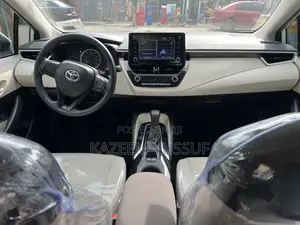Toyota Corolla LE 2022 White
