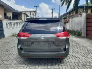Toyota Sienna 7 Passenger 2011 Gray