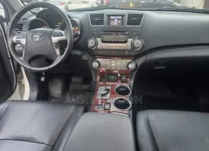 Toyota Highlander Limited 2012 White