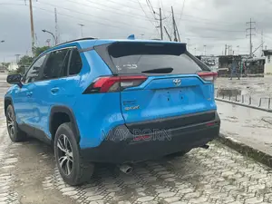 Toyota RAV4 2020 Blue