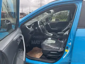 Toyota RAV4 2020 Blue