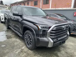Toyota Tundra Limited CrewMax 6.5' Bed 2024 Black