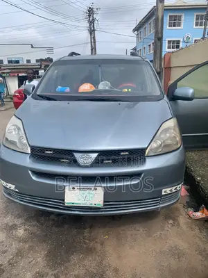 Toyota Sienna 2005 Blue