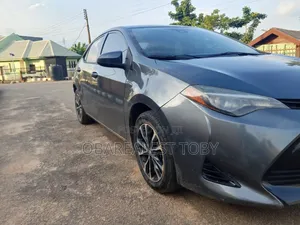 Toyota Corolla LE (1.8L 4cyl 2A) 2018