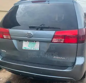 Toyota Sienna 2005 Blue