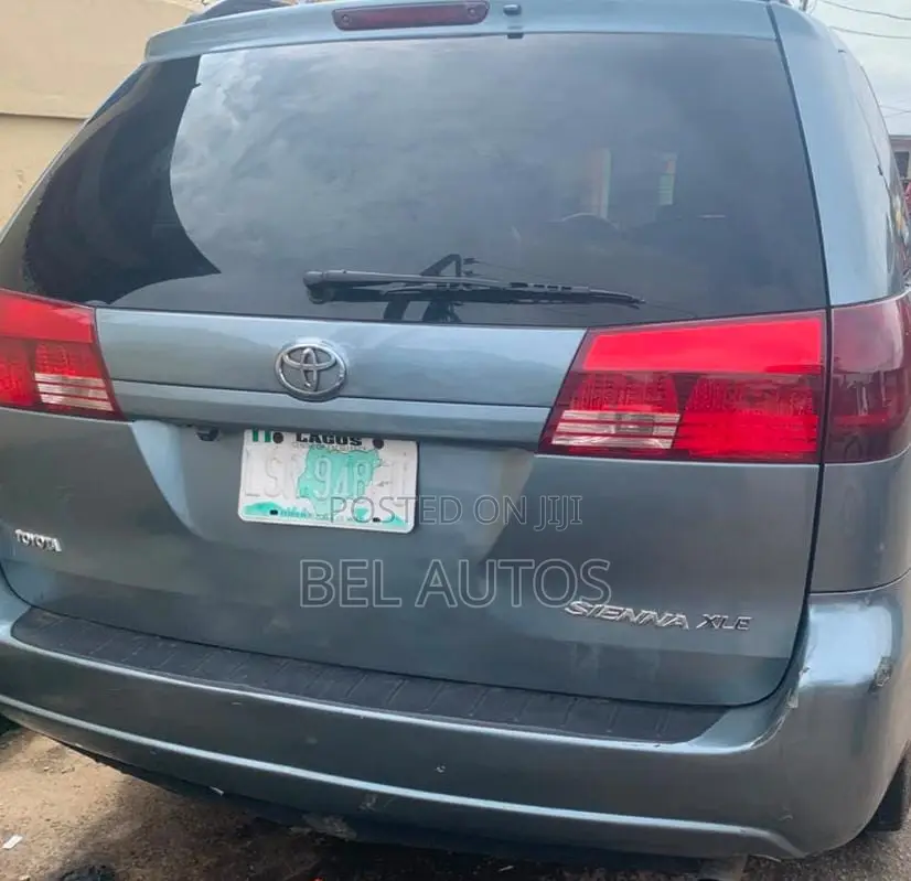 Toyota Sienna 2005 Blue