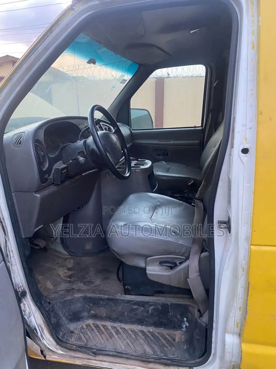 Ford E250 2005 Yellow