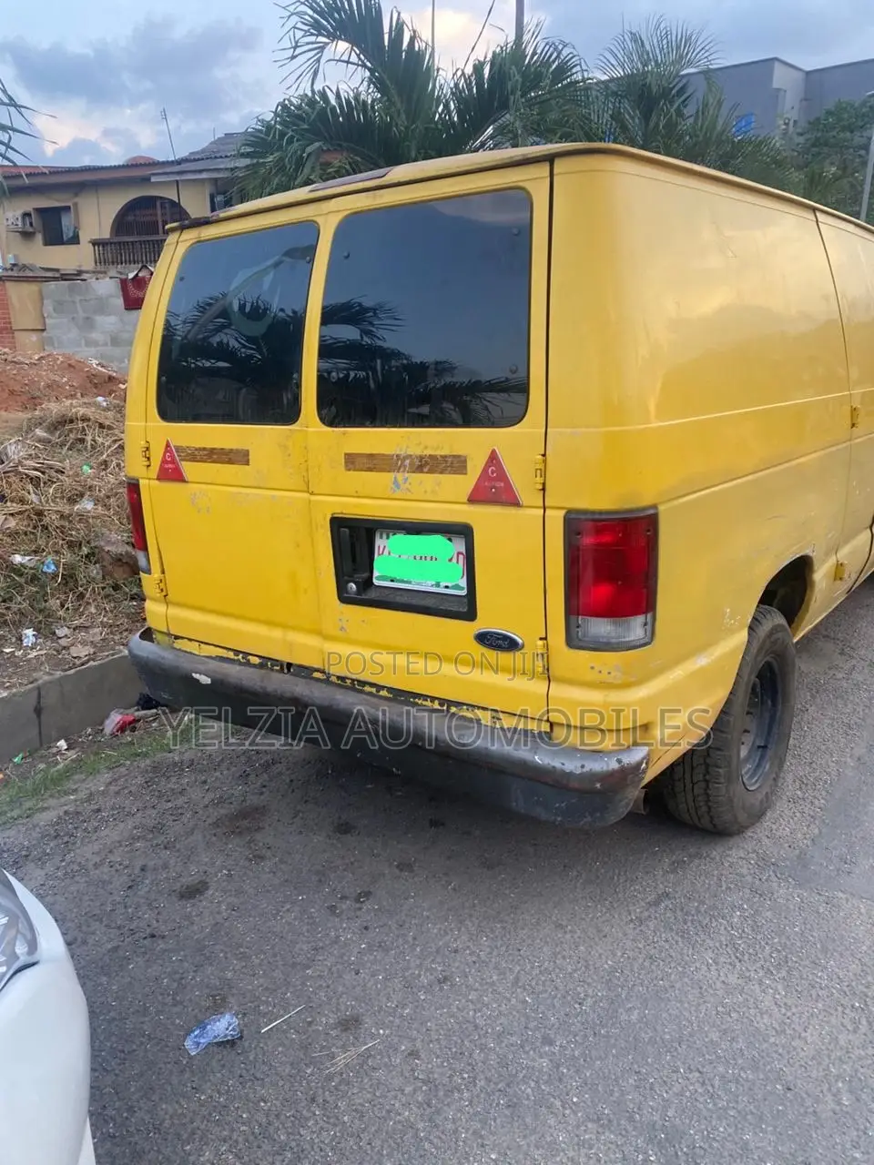 Ford E250 2005 Yellow