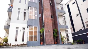 2bdrm Apartment in Secured Estate, Chevron for rent