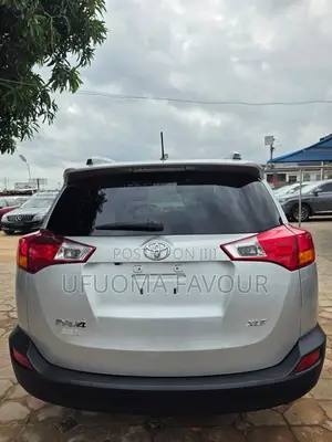 Toyota RAV4 XLE AWD (2.5L 4cyl 6A) 2013 Silver