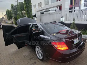 Mercedes-Benz C300 2011 Black