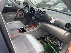 Toyota Highlander Limited 3.5l 4WD 2013 Blue