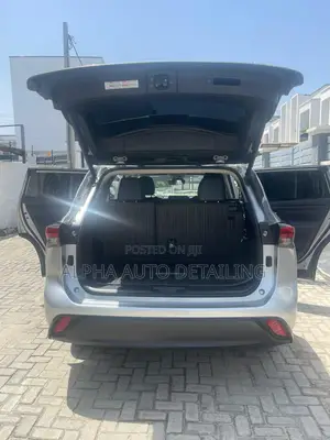 Toyota Highlander 2022 Silver