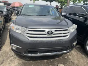Toyota Highlander Limited 3.5l 4WD 2013 Gray