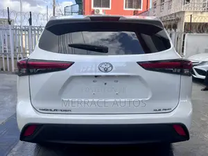 Toyota Highlander XLE AWD 2020 White