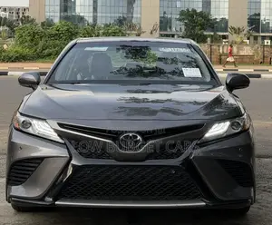 Toyota Camry XSE FWD (2.5L 4cyl 8AM) 2018 Gray