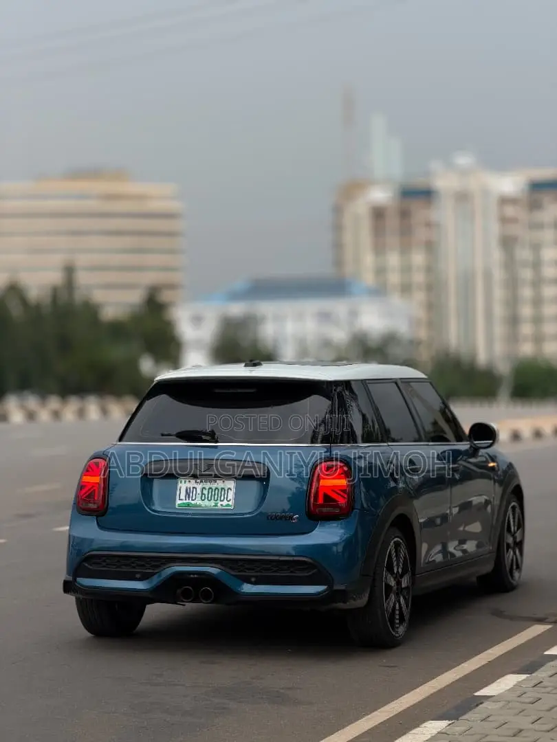 Mini Cooper 2023 Blue