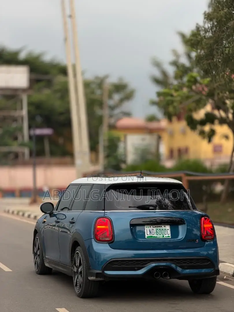 Mini Cooper 2023 Blue