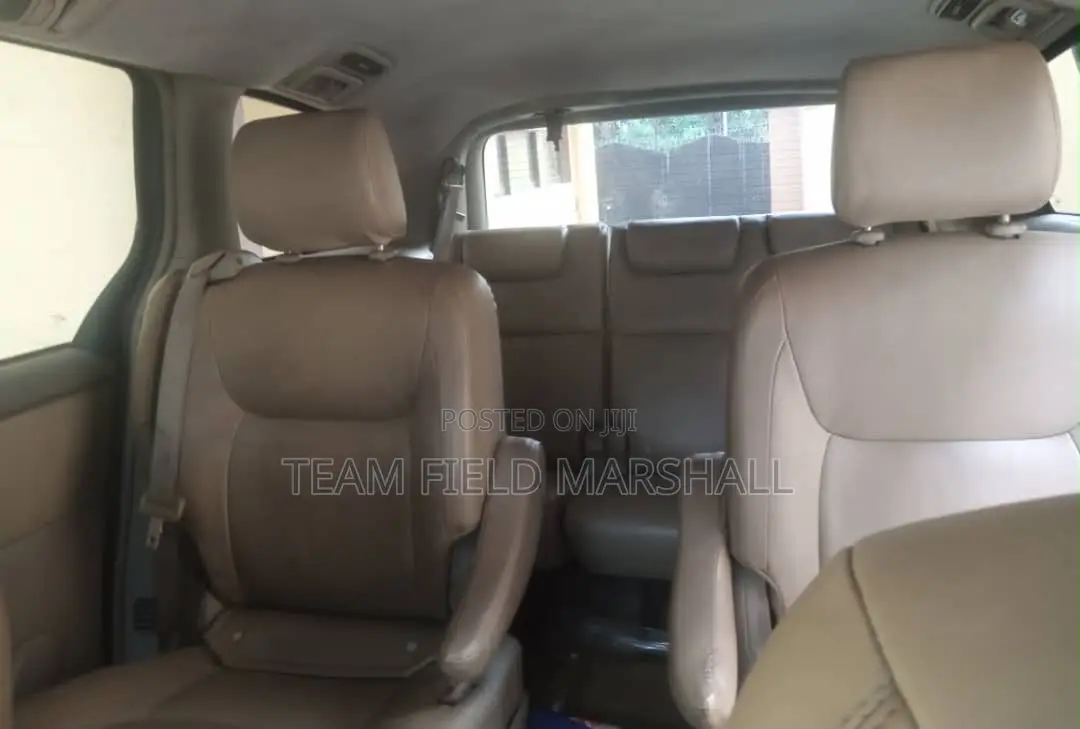 Toyota Sienna LE 2008 Gold