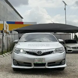Toyota Camry SE 4dr Sedan (2.5L 4cyl 6A) 2013 Silver