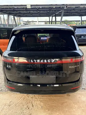 New Lynk & Co 900 2025 Black