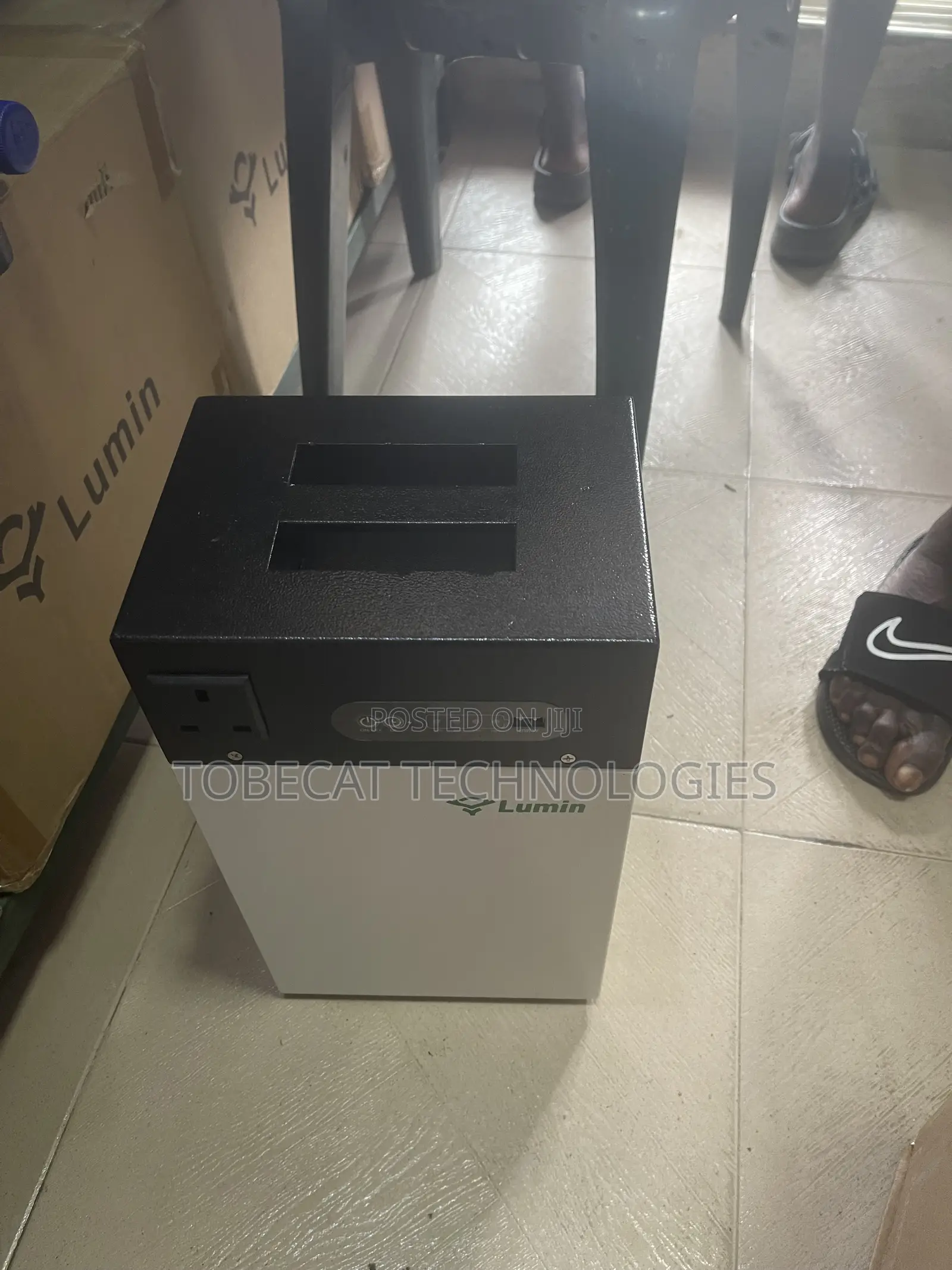 Lumin 1000W Solar Generator