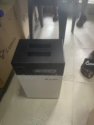Lumin 1000W Solar Generator