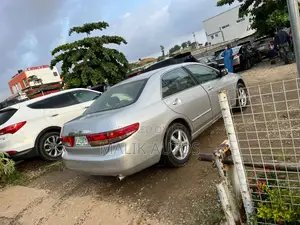 Honda Accord 2003 Silver