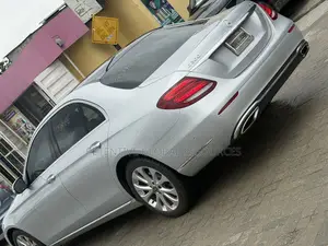 Mercedes-Benz E300 2019 Silver