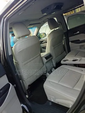 Toyota Highlander XLE 4dr SUV AWD (3.5L 6cyl 6A) 2015 Black