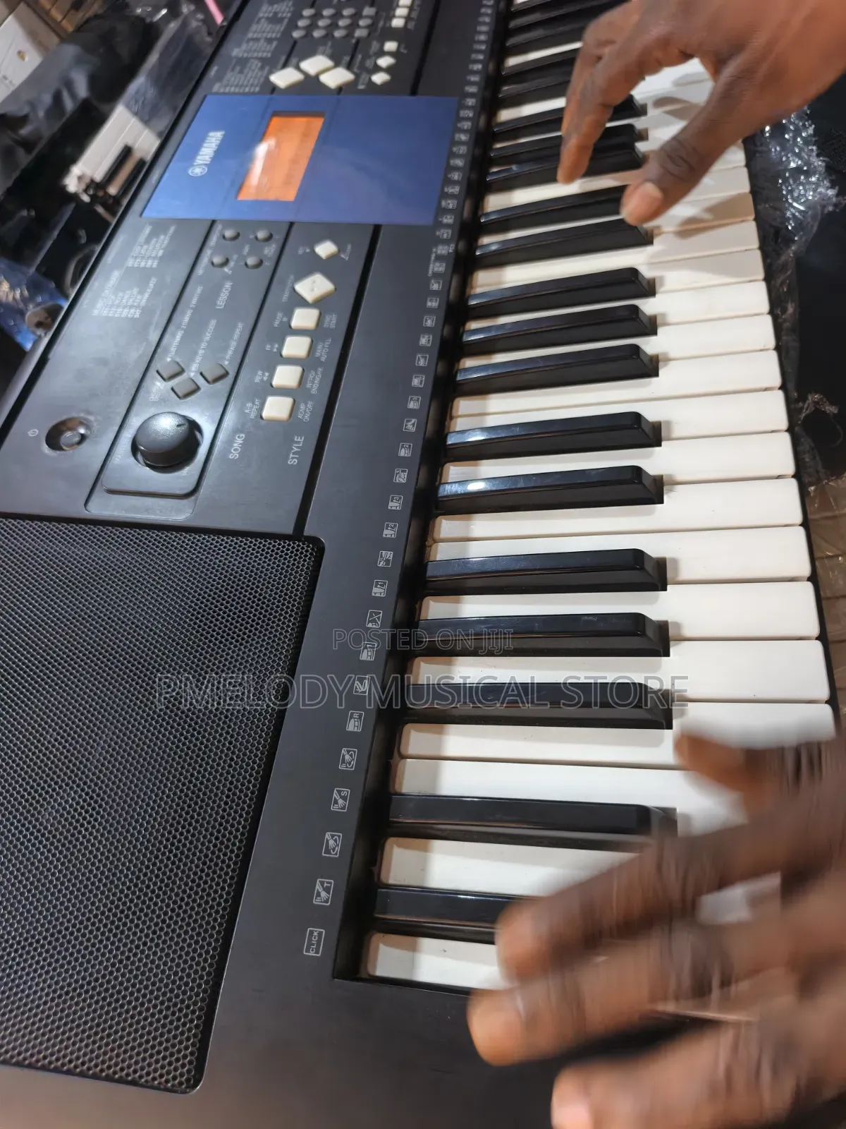 Yamaha PSR E333