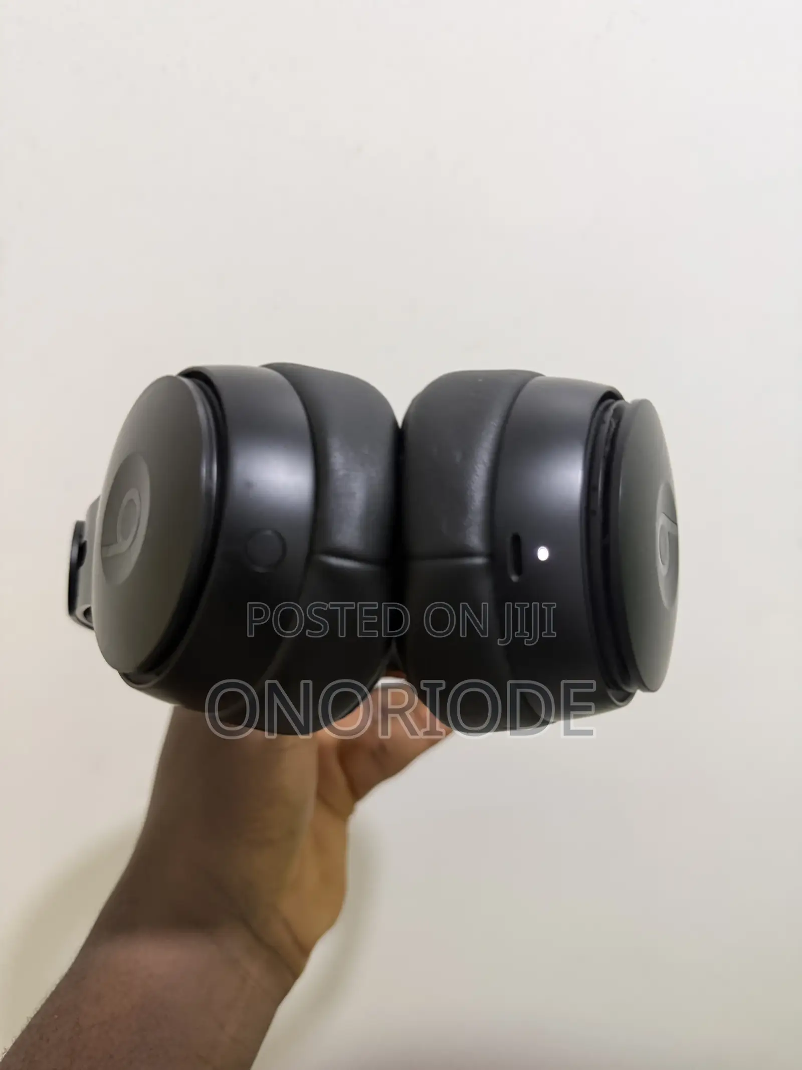 Beat Solo Pro (Lightly Used)