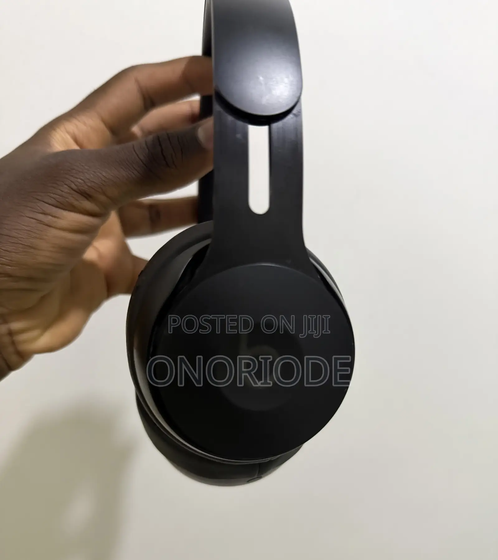 Beat Solo Pro (Lightly Used)