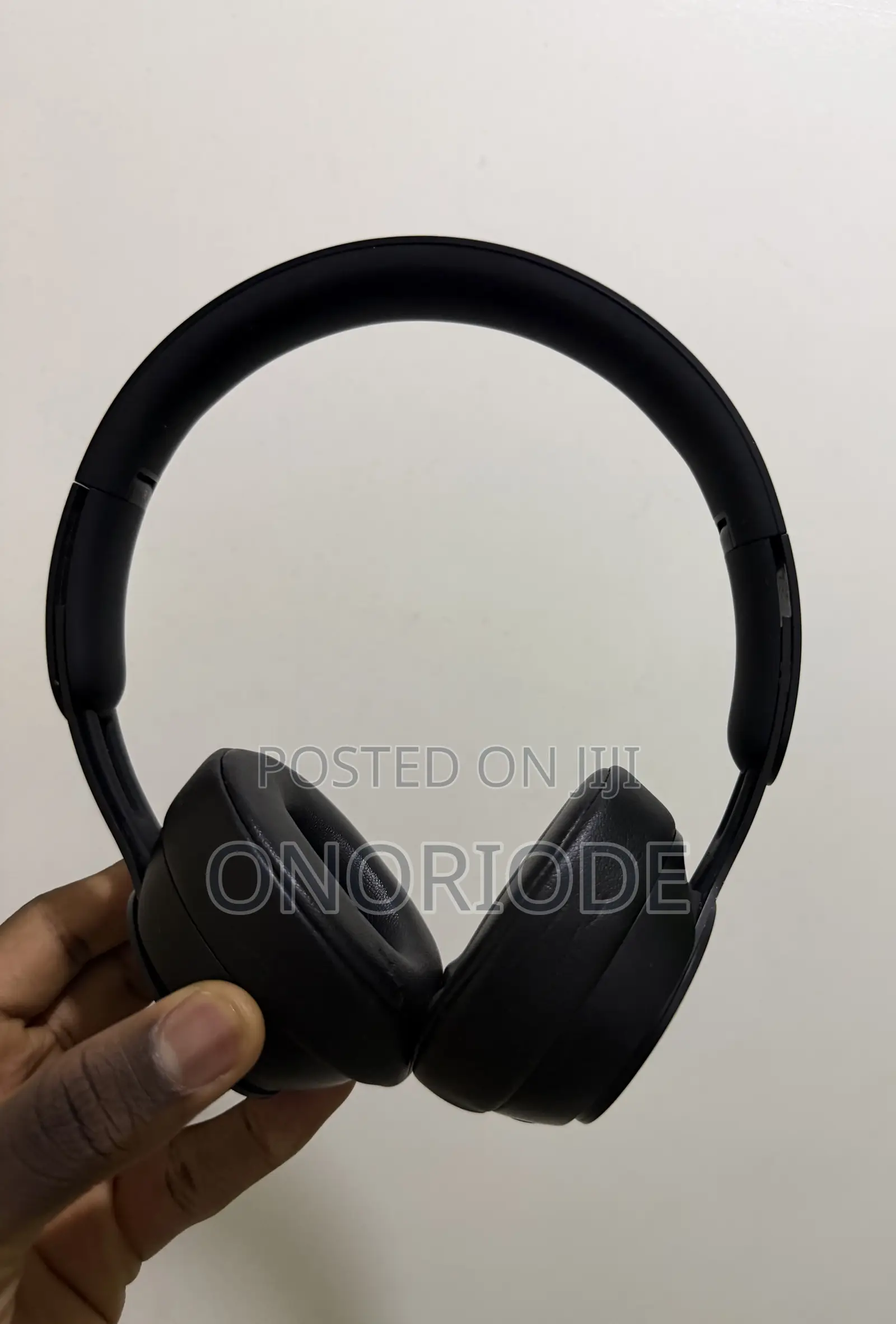 Beat Solo Pro (Lightly Used)