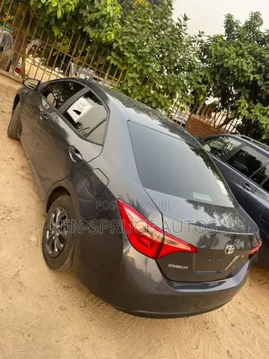 Toyota Corolla LE Eco (1.8L 4cyl 2A) 2019 Gray
