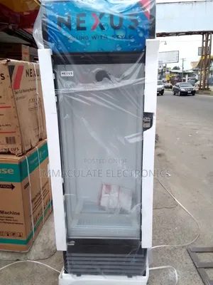 Nexus Show Glass
